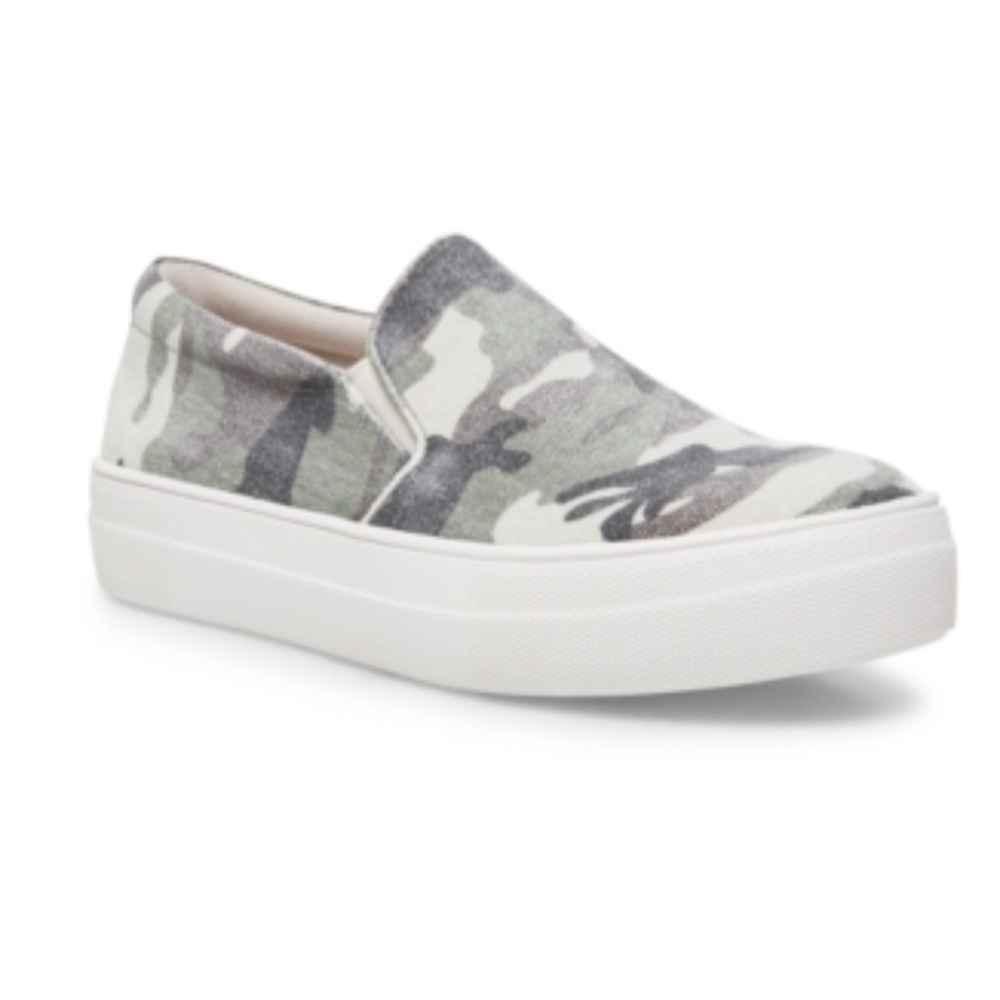 Steve Madden Women’s Gills-C Slip On Sneaker EUC